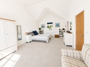Bedroom- click for photo gallery